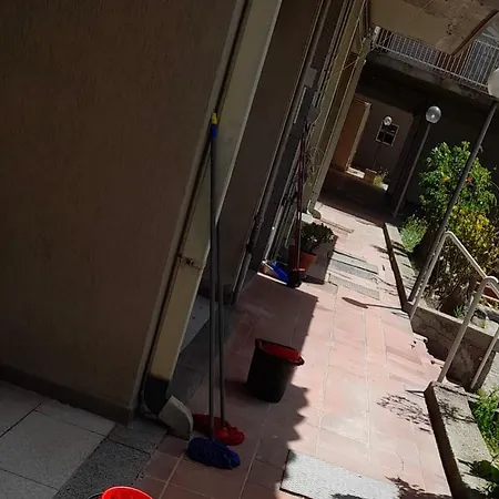 Stanze Vacanze A Messina Apartahotel Mesina